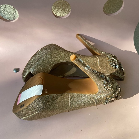 Shoes - Picture 3 of 3